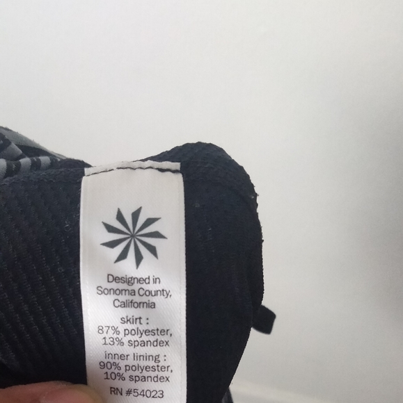 Athleta Stripe Swagger Skorts - Picture 10 of 12